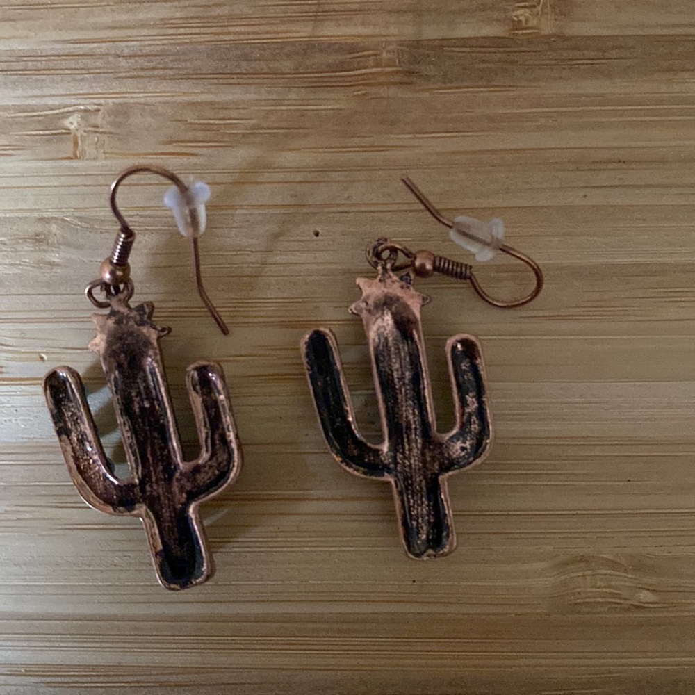 NWOT fun cactus shaped turquoise & copper colored Southwestern earrings - Picture 2 of 7
